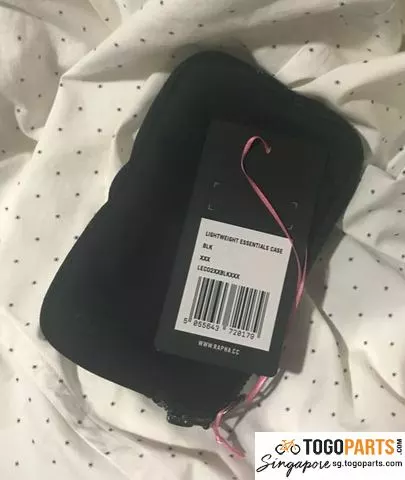 Rapha Essential Case - Black 1 Rapha Essential Case - Black