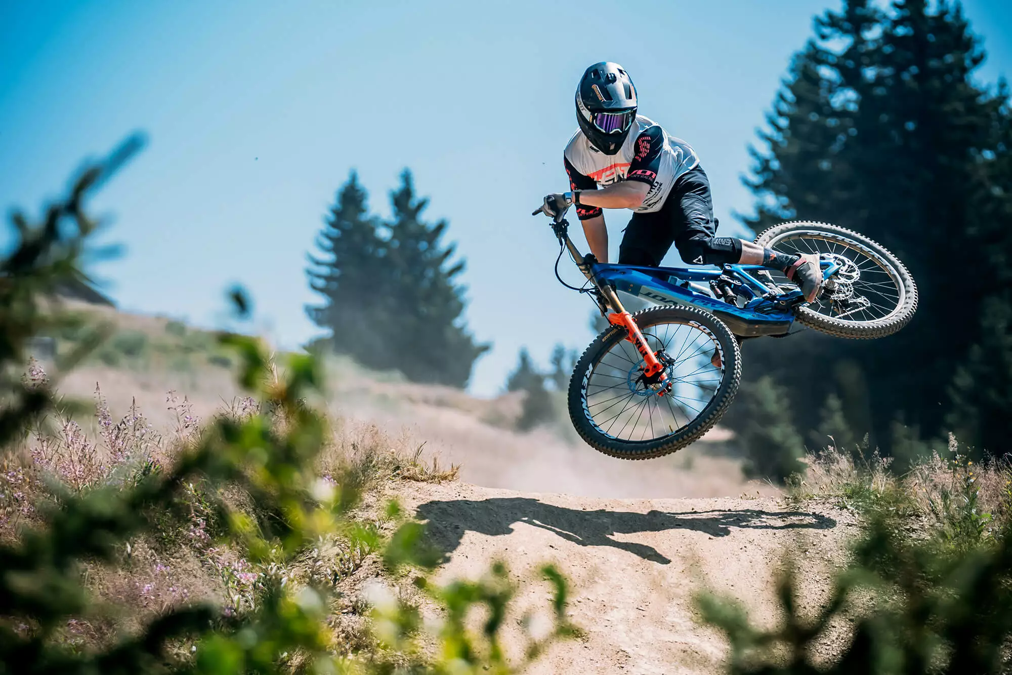 Cases Salgsbutikk -Cases Salgsbutikk enduro inspired electronic bike shuttle lt pivot cycles australia